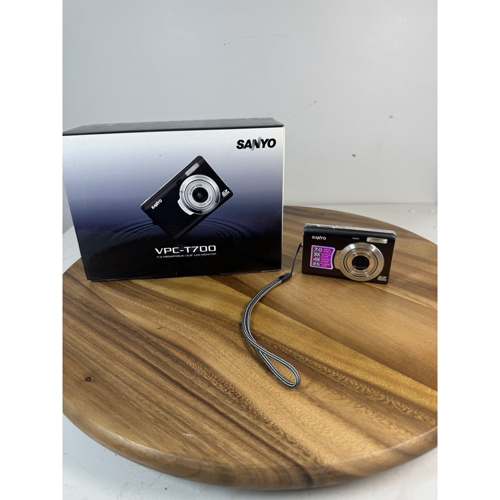 Sanyo Digital Camera | Model VPC-T700 | 7.0MP | No Battery/ Untested